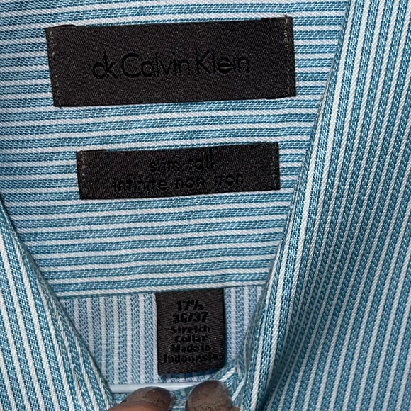 Calvin Klein shirt - Picture 2 of 2